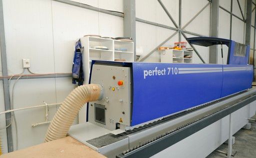 Машина Perfect 710 за прецизно кантирање на рабови